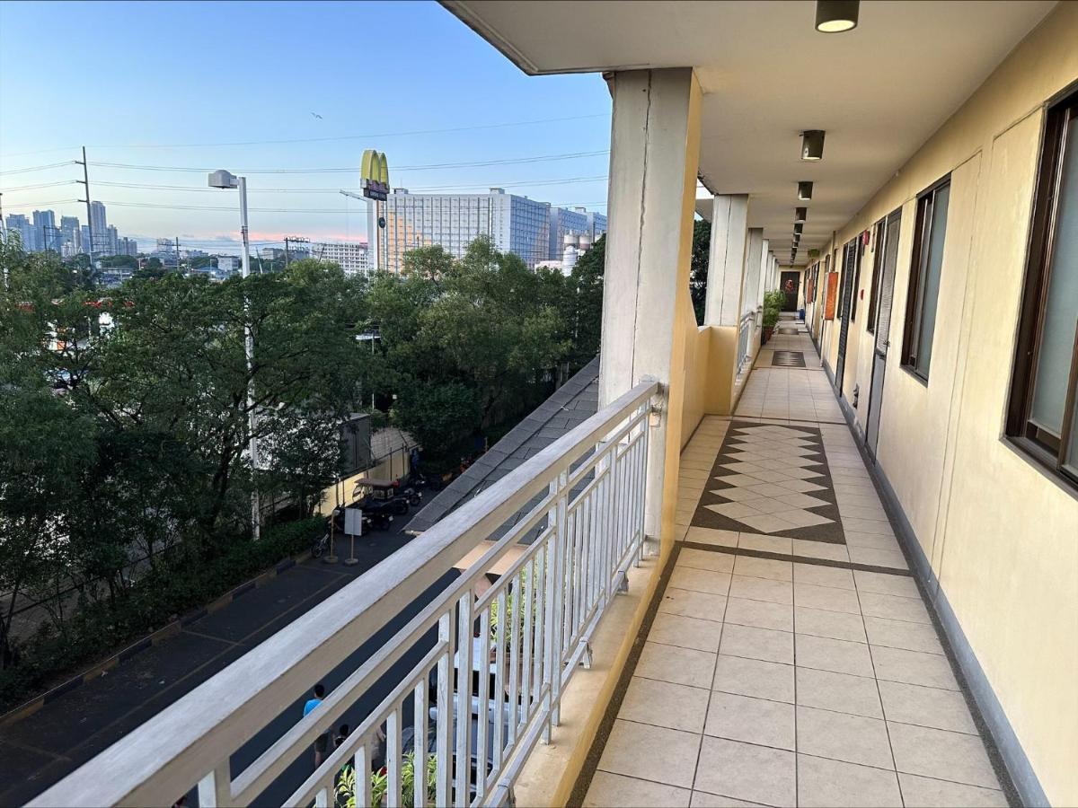 East Ortigas Mansions By Ma Apartment Manila Exterior photo
